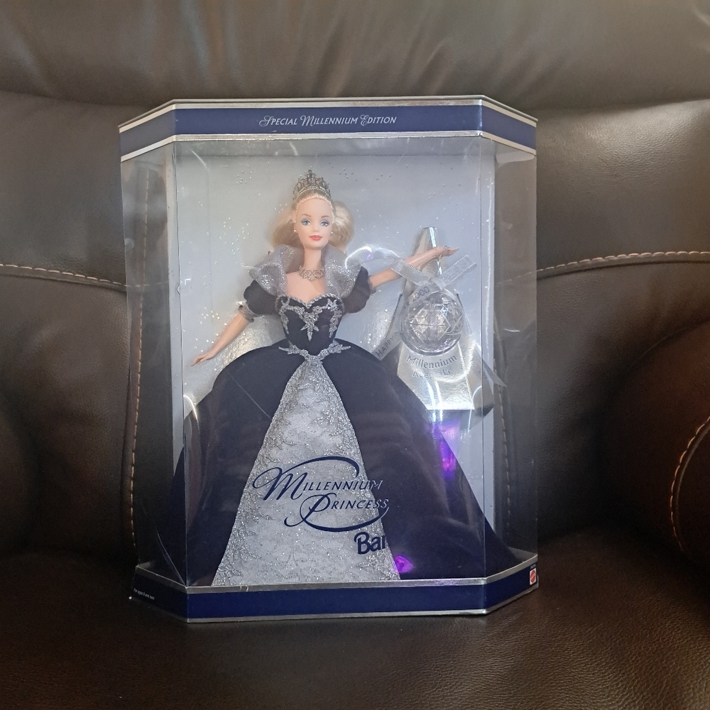 Millinium Princess Barbie - Picture 5 of 8